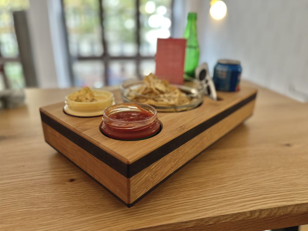 Der Sofa-Couch-Butler - Perfekt für die UCI-Kino-Käsesauce - »SWITZERLAND« Couch